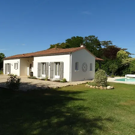 La A Chateau Franc-daut Sleeps 6 Saint-Magne-de-Castillon