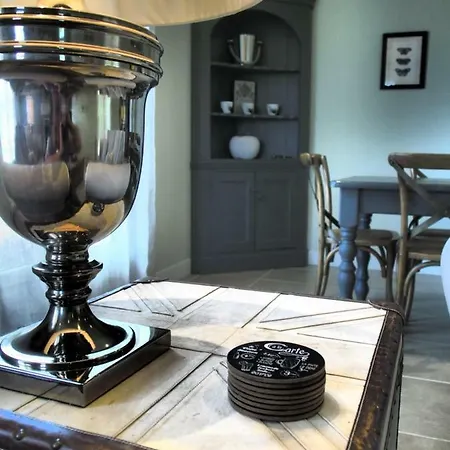 La A Chateau Franc-daut Sleeps 6 Holiday home *