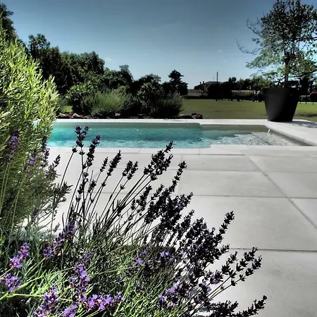 Holiday home La A Chateau Franc-daut Sleeps 6