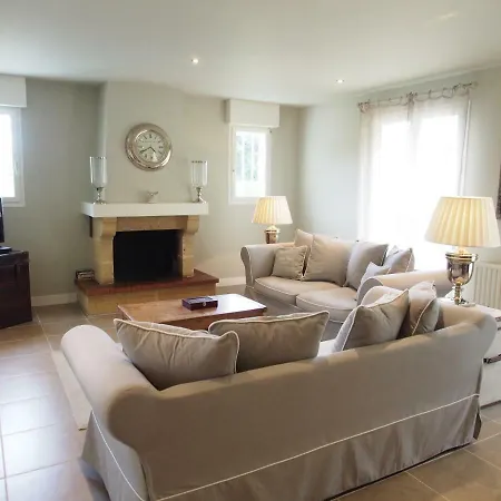 La A Chateau Franc-daut Sleeps 6 Holiday home Saint-Magne-de-Castillon